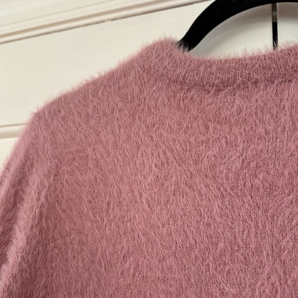 Ellen Tracy Pink Fuzzy Furry Metallic Shimmery Size Small Pink Sweater Pullover - Picture 9 of 9